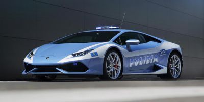 रोम पुलिस को मिली लैंबॉर्गिनी की सुपर कार