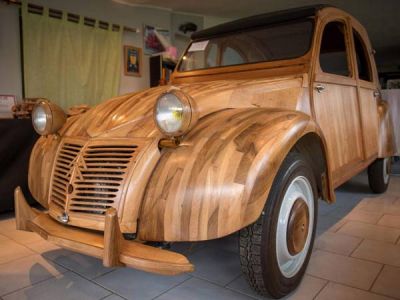 फ्रांस के एक कारपेंटर ने बनाई लकड़ी की कार, जाने क्या हैं खासियत