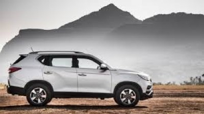 Mahindra Alturas G4: इन धांसू ​फीचर्स की वजह से कार को खरीदने के लिए हो जाएंगे मजबूर