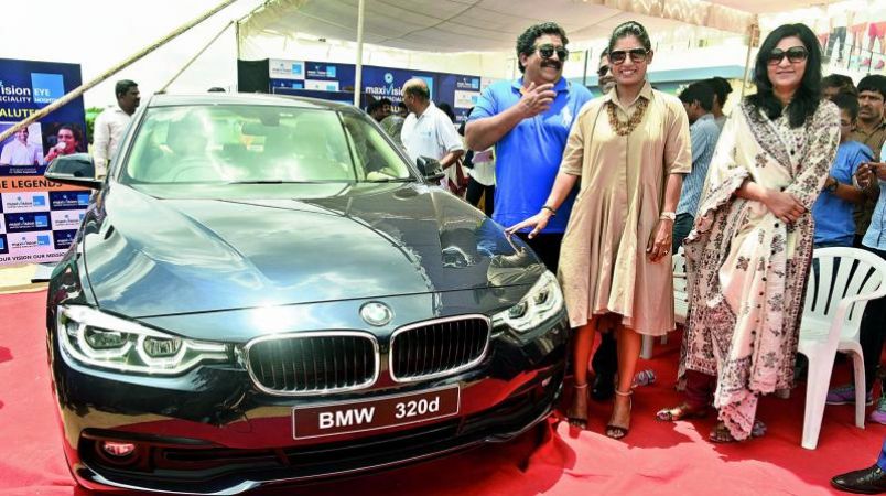 जानिए मिताली राज को गिफ्ट में मिली BMW कार के बेहतरीन फीचर्स!