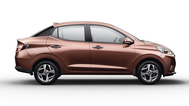Hyundai की इस लोकप्रिय कार को बंपर डिस्काउंट में ​खरीदने का मौका