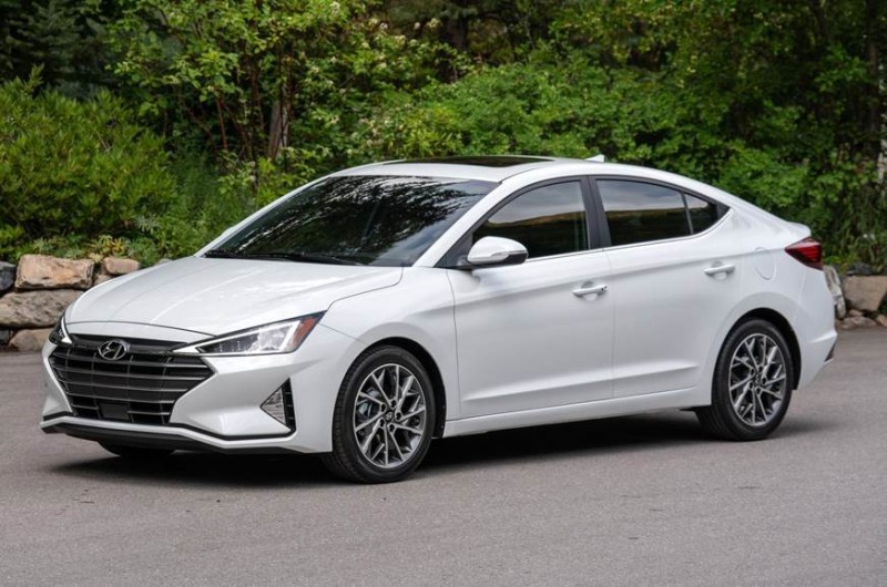 Hyundai Elantra BS6 launched, know features