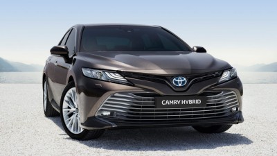 Know amazing features of BS6 Toyota Camry Hybrid