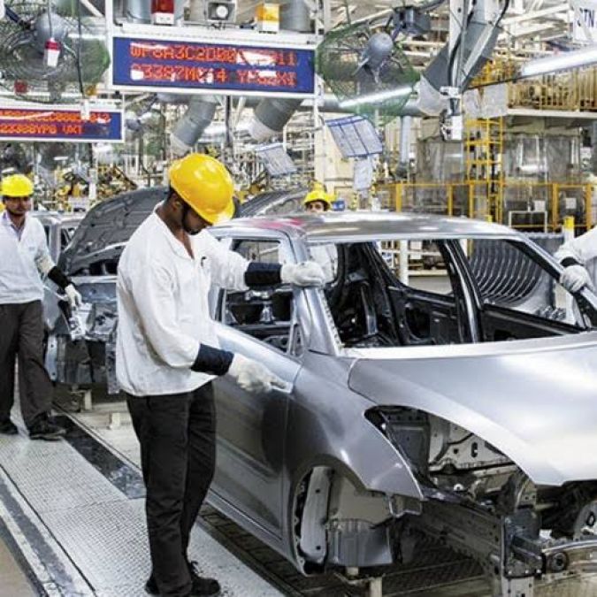 Maruti पर पड़ा मंदी का असर, कार निर्माण में भारी कमी
