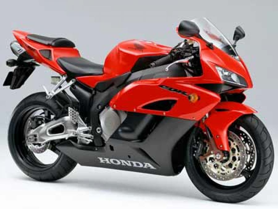 Honda ने लांच की पहली BS6 इंजन वाली बाइक, फीचर्स देख हो जायेंगे हैरान