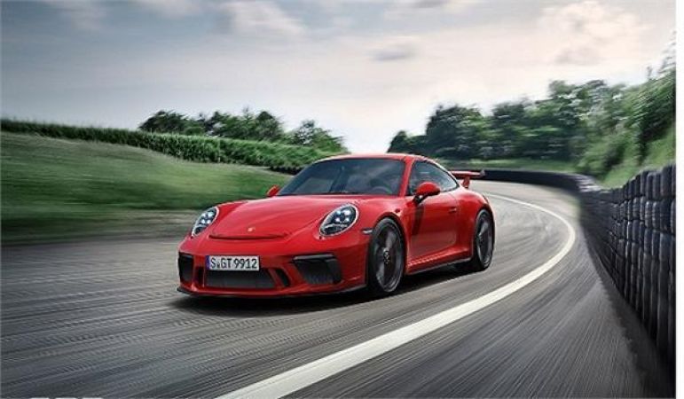 इस कीमत के साथ भारत में लांच हुई Porsche की नई दमदार कार