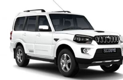 Mahindra is not behind any company in the festive season, providing discount offers on these cars