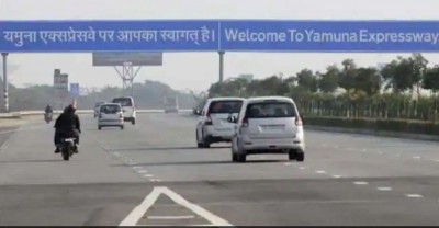 Driving on Yamuna Expressway to get costlier as Toll prices hiked - check new rates