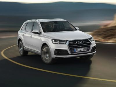 Audi Q7 petrol variant will be launched on September 1