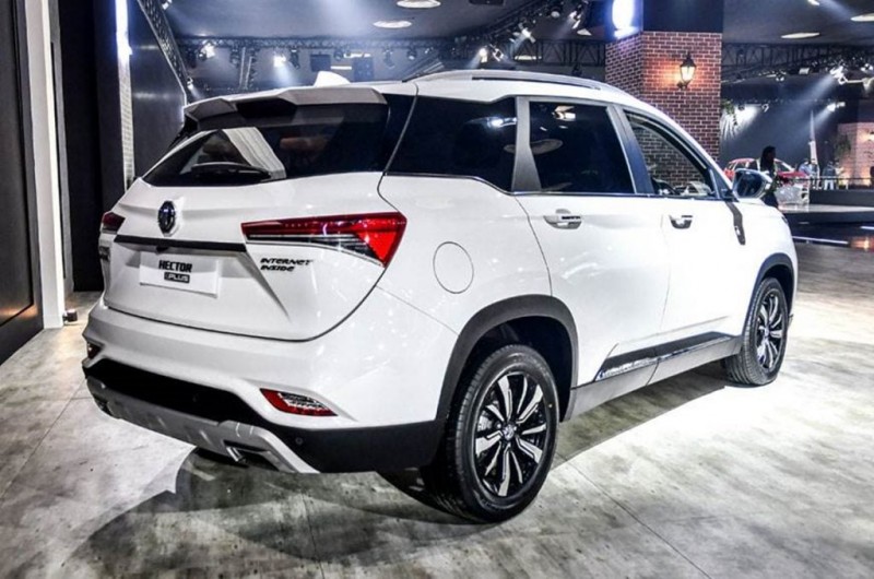 MG Hector Plus seven-seat version to hit Indian market in January