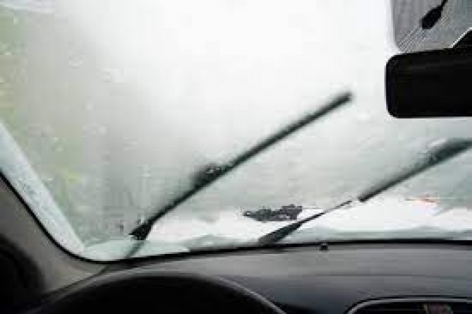 Windshield Defog Tips: If there is a fog session on the car glass, then these tips will make the work easy