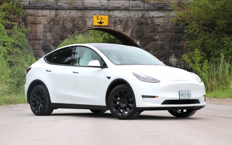 tesla model y makes world debut as a police vehicle in new york sc73 nu272 ta272 1