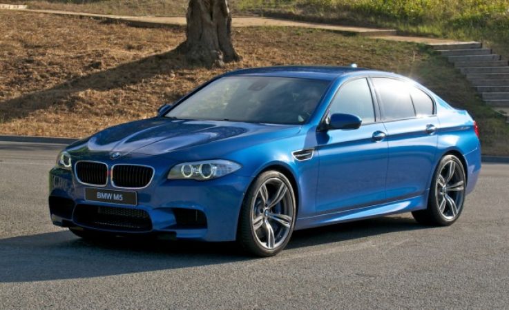 BMW Showcase luxury car M5 in Auto Expo and will launch soon in India