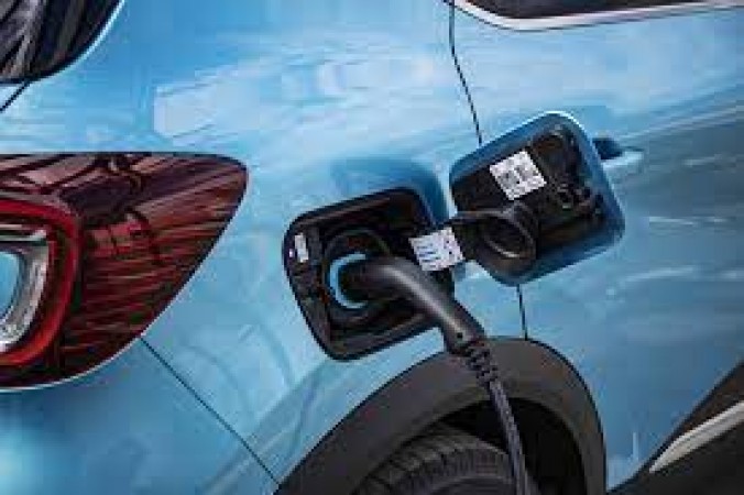 What is the difference between Plug-in Hybrid and Hybrid Cars? Learn and understand in easy language