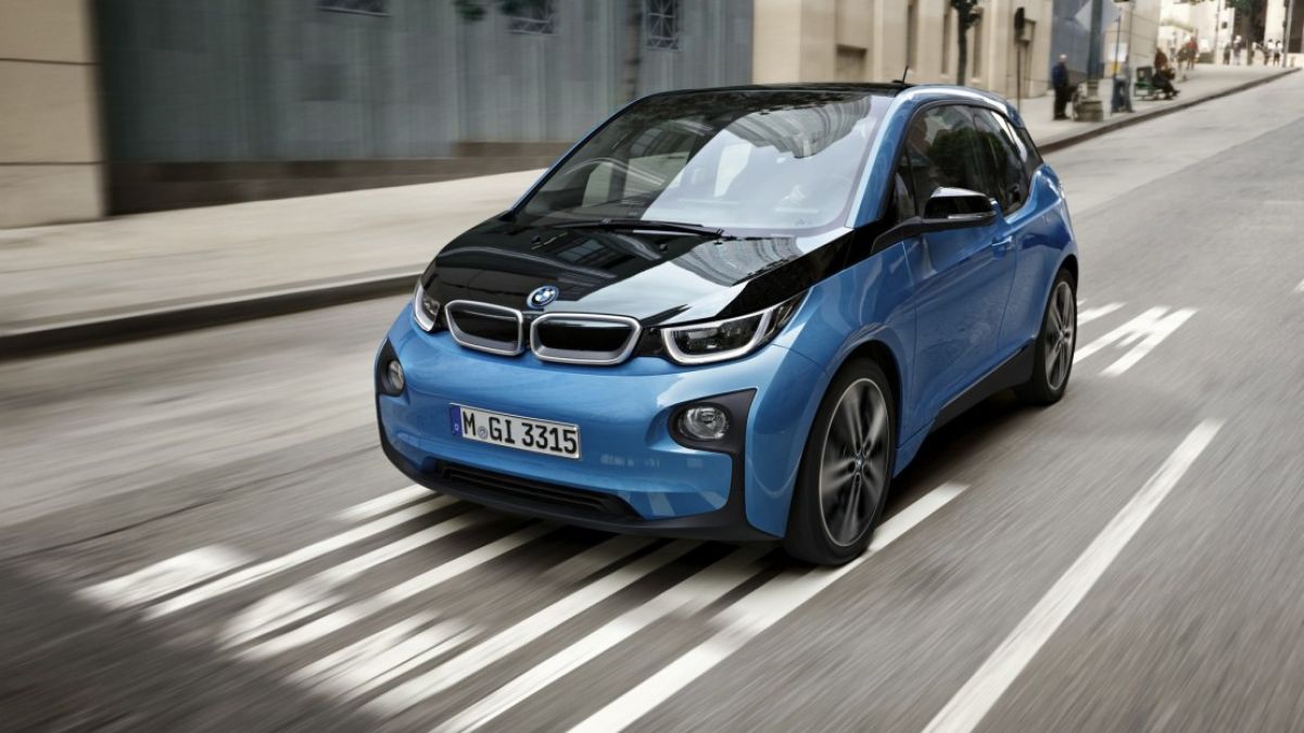 BMW will stop production of the first-gen i3 hatchback, Here's Why