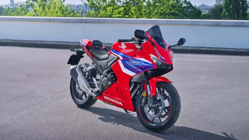 Honda introduced the new 2024 CBR500R, equipped with many new features