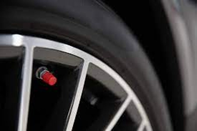 जानिए कार के टायरों के लिए क्यों अच्छी है नाइट्रोजन गैस, सामान्य हवा से टायरों को होता है नुकसान