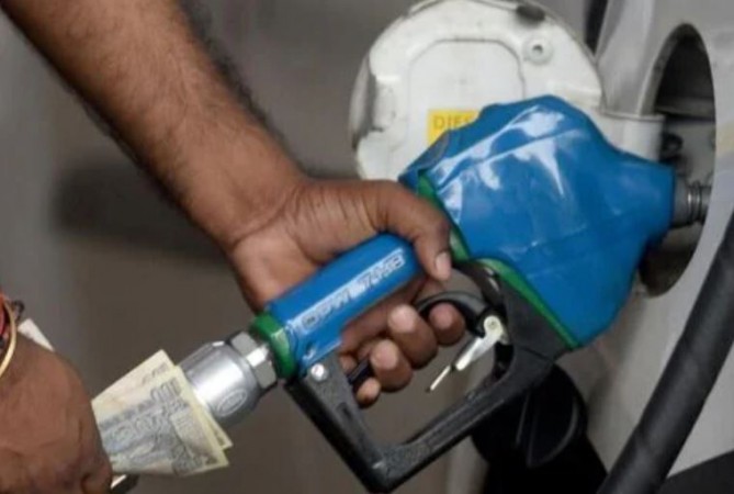 Petrol & diesel sales increase in September, to increase due to festival season