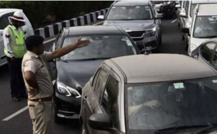 17 people receive fines from Delhi Traffic Police for not wearing seatbelts in rear car seats