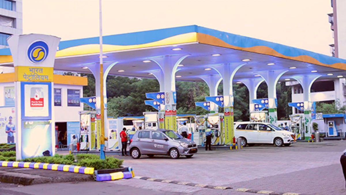 BPCL plans to invest 1 lakh crore in EV charging infrastructure at its Pumps
