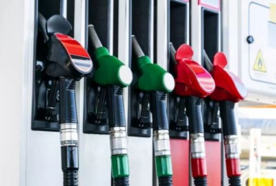 No change in price of petrol and diesel today, Know rates