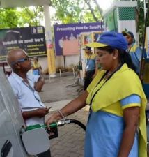 Petrol and diesel prices touching the sky, know today's price