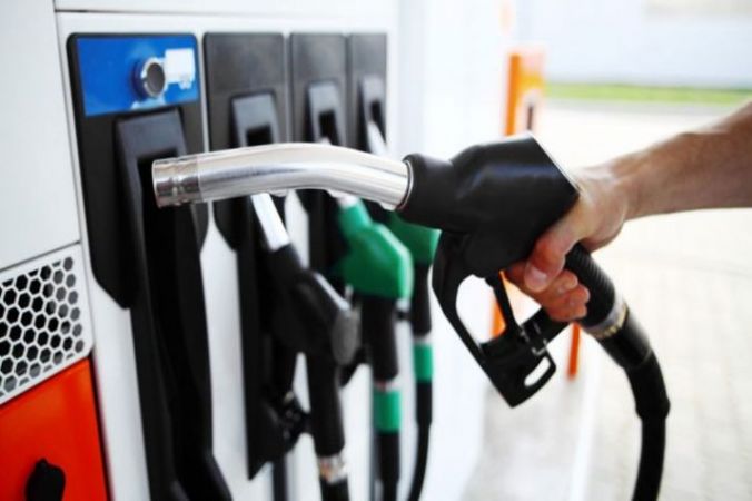 सप्ताह के पहले दिन भी कीमतों में वृद्धि के साथ हुई पेट्रोल और डीजल की शुरुआत