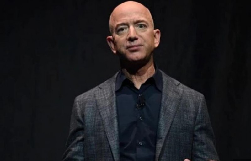 Amazon founder Jeff Bezos to step down as CEO today, next mission to go into space