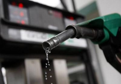 लगातार तीसरे द‍िन भी जारी रहा पेट्रोल-डीजल की कीमतों में कटौती का सिलसिला