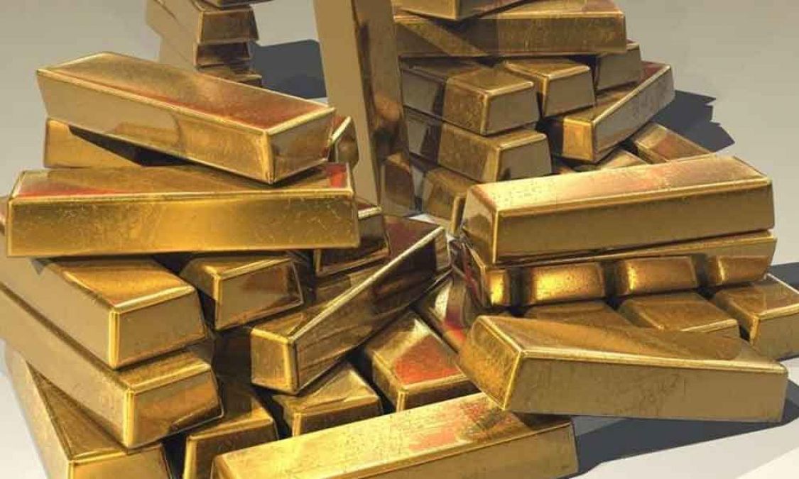 आभूषण विक्रेताओं की सुस्त मांग के कारण सोने की कीमत में नजर आई गिरावट