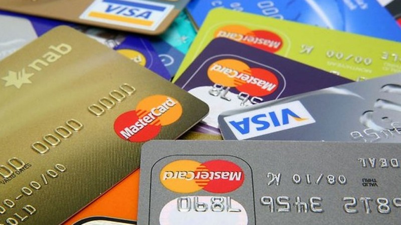 डेबिट-क्रेडिट कार्ड को लेकर आई बड़ी खबर, आज से बंद हो रही ये सर्विसेज