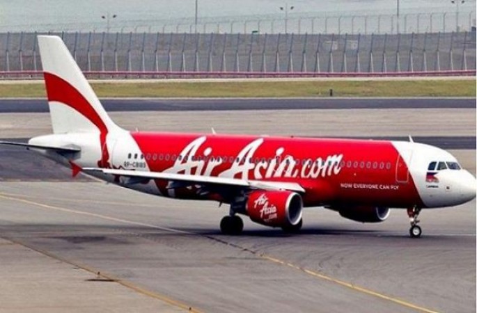 Air Asia unloaded 2 passengers from plane forcefully, know if you also do same mistake