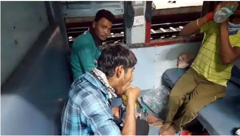Lockdown :ट्रेन से जा रहे मजदूरों को नहीं खरीदना होगा टिकट, राज्य सरकार से पैसे वसूलेगा रेलवे