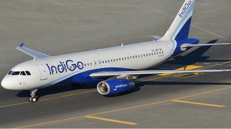 इंडिगो एयरलाइन का बड़ा ऐलान, पूरे वित्त वर्ष में जारी रहेगी वेतन कटौती