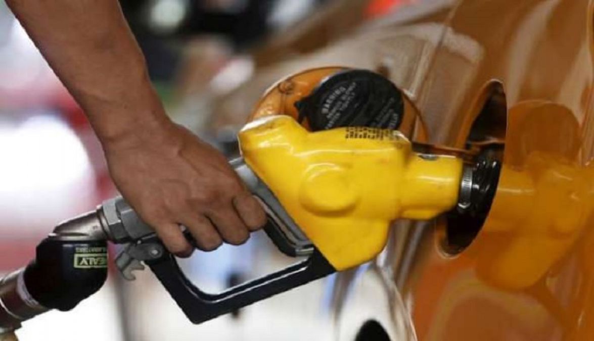 Petrol prices rise for fourth consecutive day, diesel prices stable