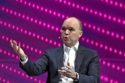 Vodafone Group CEO Nick apologizes to the government for leaving India