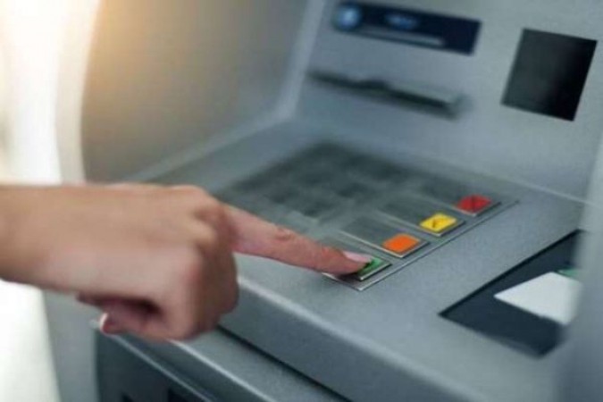 ATM से नहीं निकले पैसे, फिर भी अकाउंट से कट गई राशि, जानिए कैसे मिलेगा रिफंड