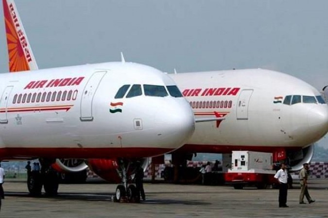 आर्थिक संकट से जूझ रही एयर इंडिया ने घटाया खर्च, बचाई आधी सैलरी