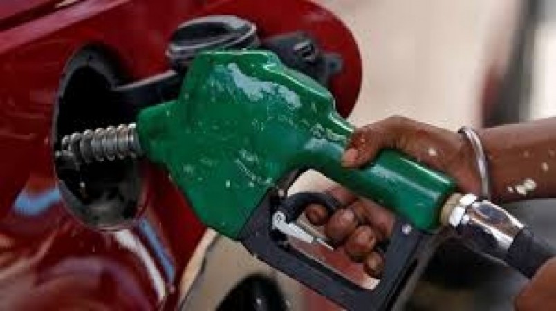 Chandigarh Govt reduces VAT on petro, diesel by Rs 7 per litre.