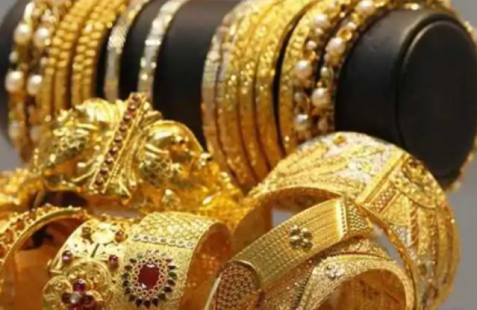 Gold futures became cheaper on second day, silver prices also fall