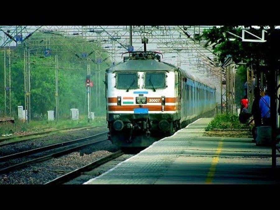 रेलवे उतरेगी शेयर बाजार में, नवरात्रि के दौरान लॉन्च होगा आईआरसीटीसी का आईपीओ