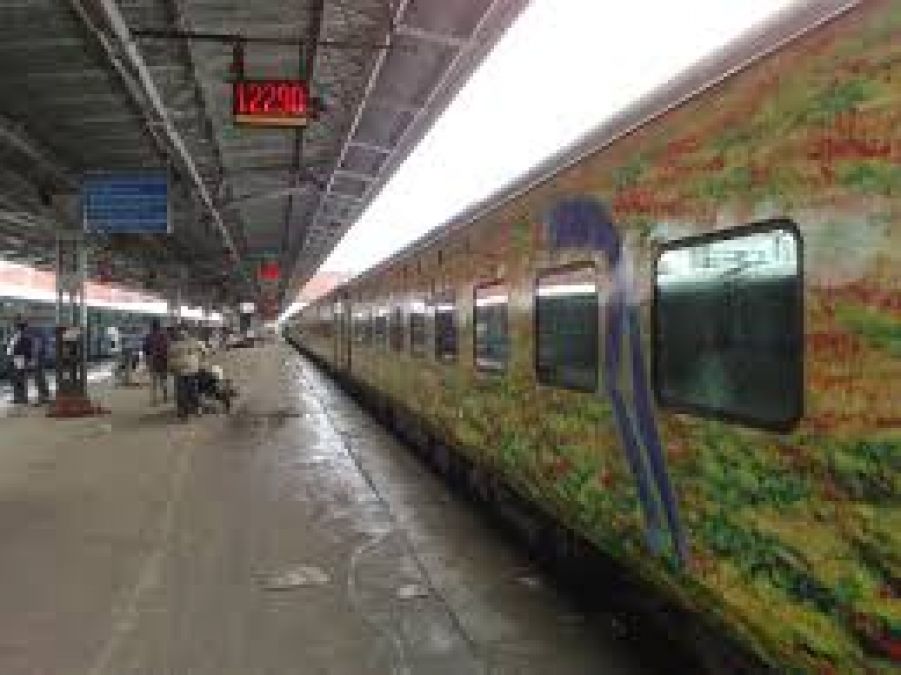 रेलवे उतरेगी शेयर बाजार में, नवरात्रि के दौरान लॉन्च होगा आईआरसीटीसी का आईपीओ