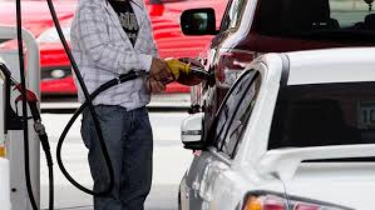 Petrol prices: Petrol is available in this country for free, here is the most expensive