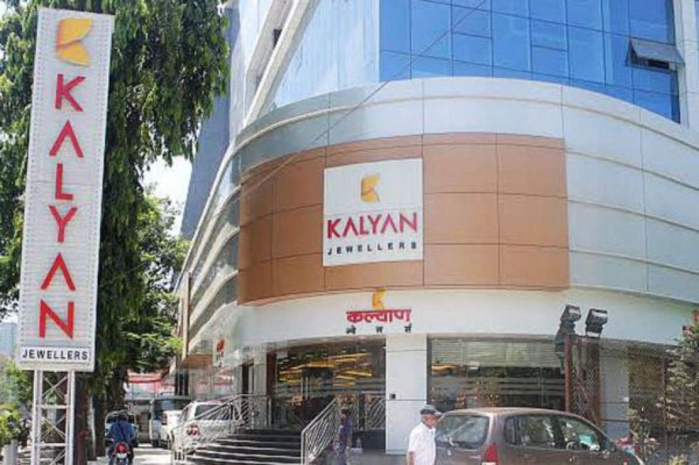 From Tanishq to Kalyan, jewellers are giving a chance to buy gold for Rs 100 only