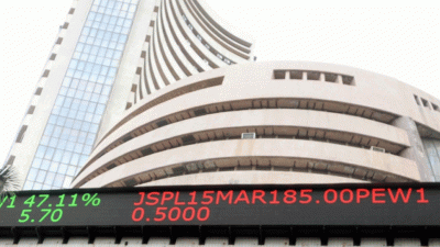 Selling dominates in the stock market, Sensex drops 500 points