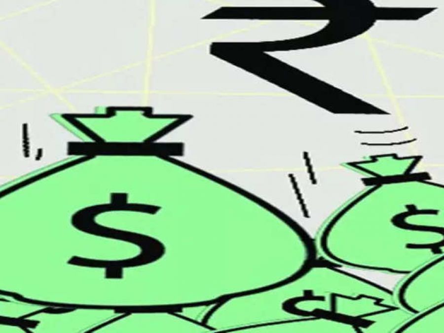 Fiscal deficit reached to 4.3 lakh crore