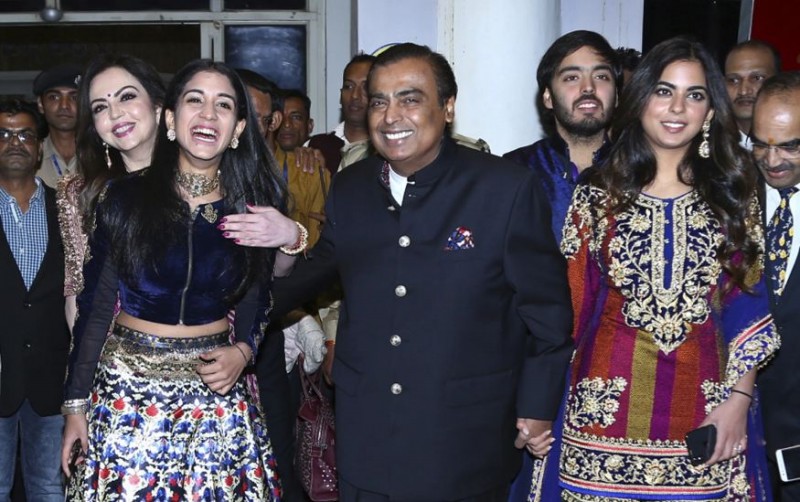 Mukesh Ambani mulls to form a family council to avoid property disputes in future