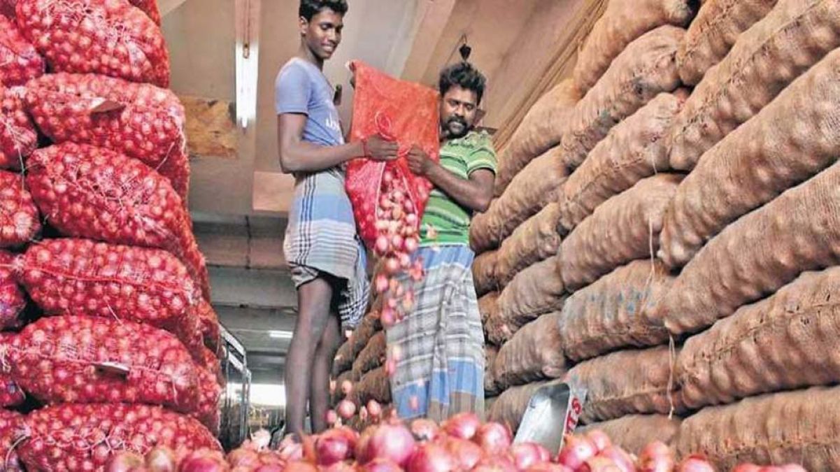 Government' efforts failed, onion prices reach 165 in Goa