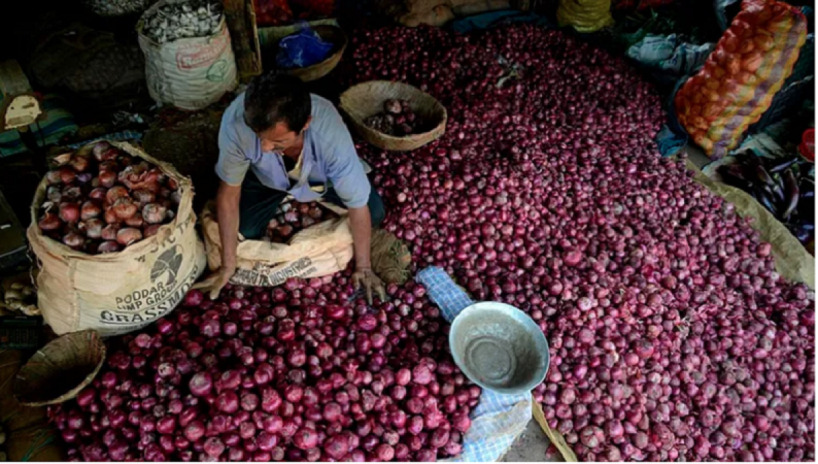 Onion prices surge up to ₹200 a kg at markets in Bengaluru