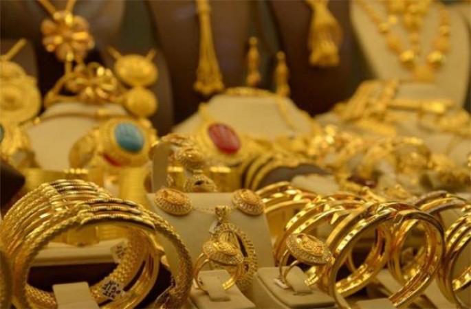 Past month, price of gold has fallen by 10000, know price of silver